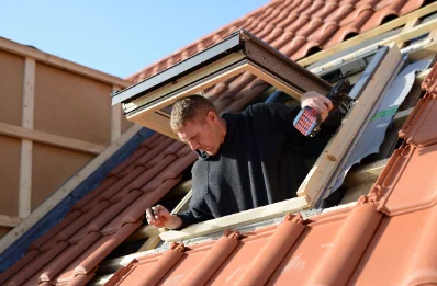 Pose de fenêtres de toit Velux à Rochetrejoux